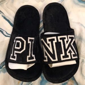 NWT Victoria’s Secret PINK Velvet Slippers M (7-8)
